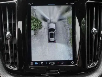 XC60 Plus Dark 2WD B4 Benzin EU6d StandHZG AHK L