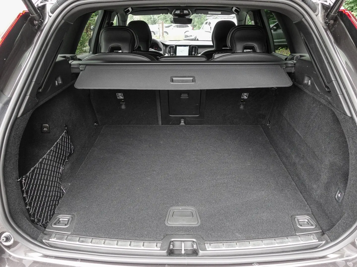 XC60 Plus Dark 2WD B4 Benzin EU6d StandHZG AHK L