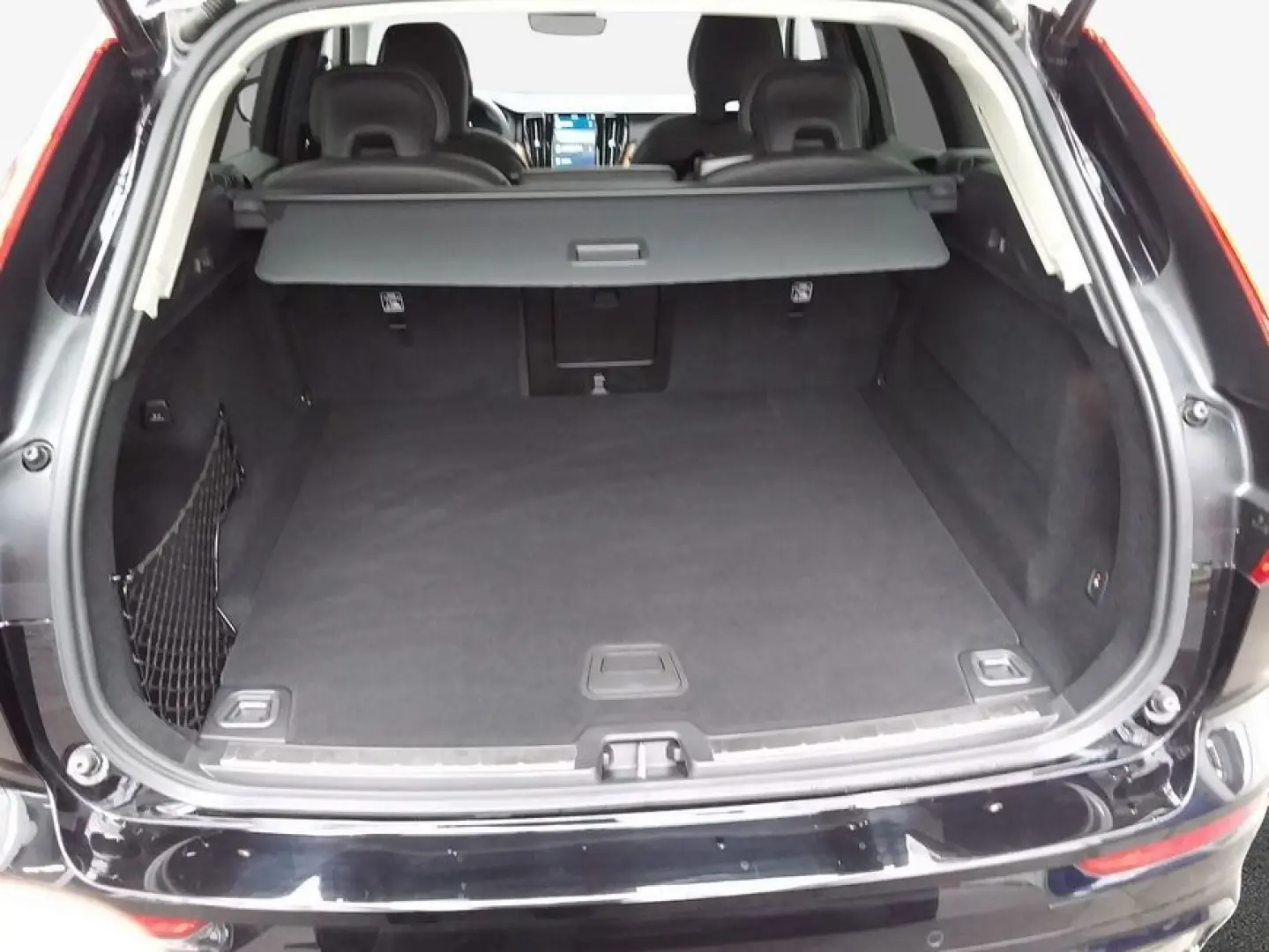 XC60 B4 D AWD Plus Dark