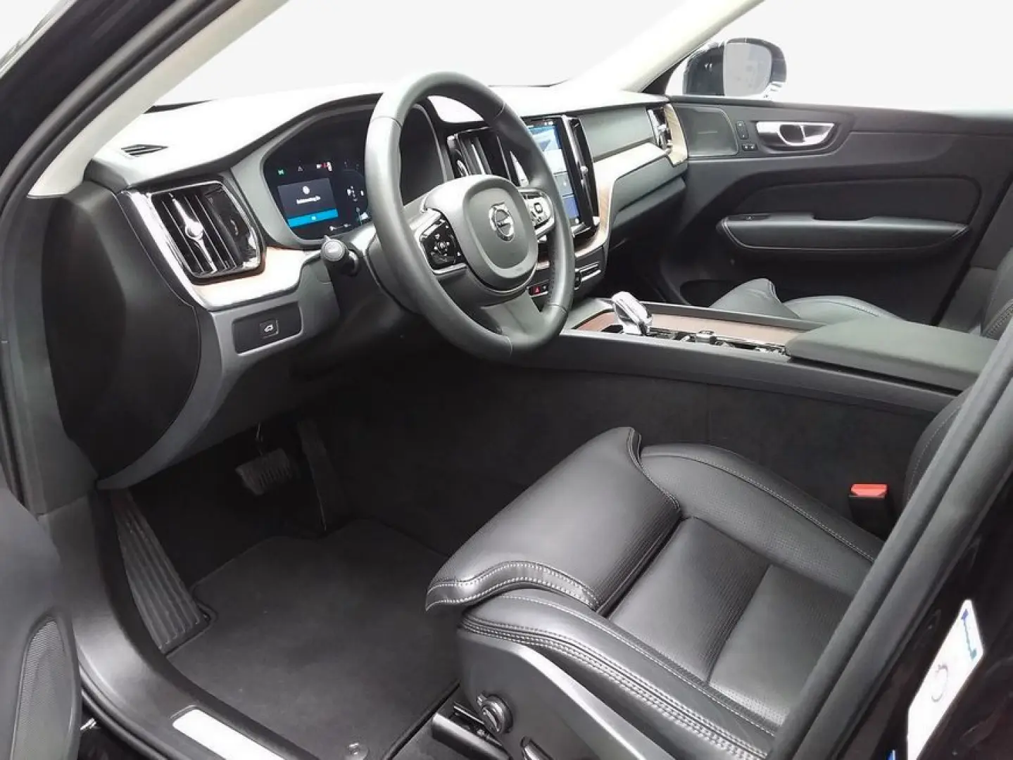 XC60 B4 D AWD Plus Dark