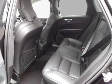 XC60 B4 D AWD Plus Dark