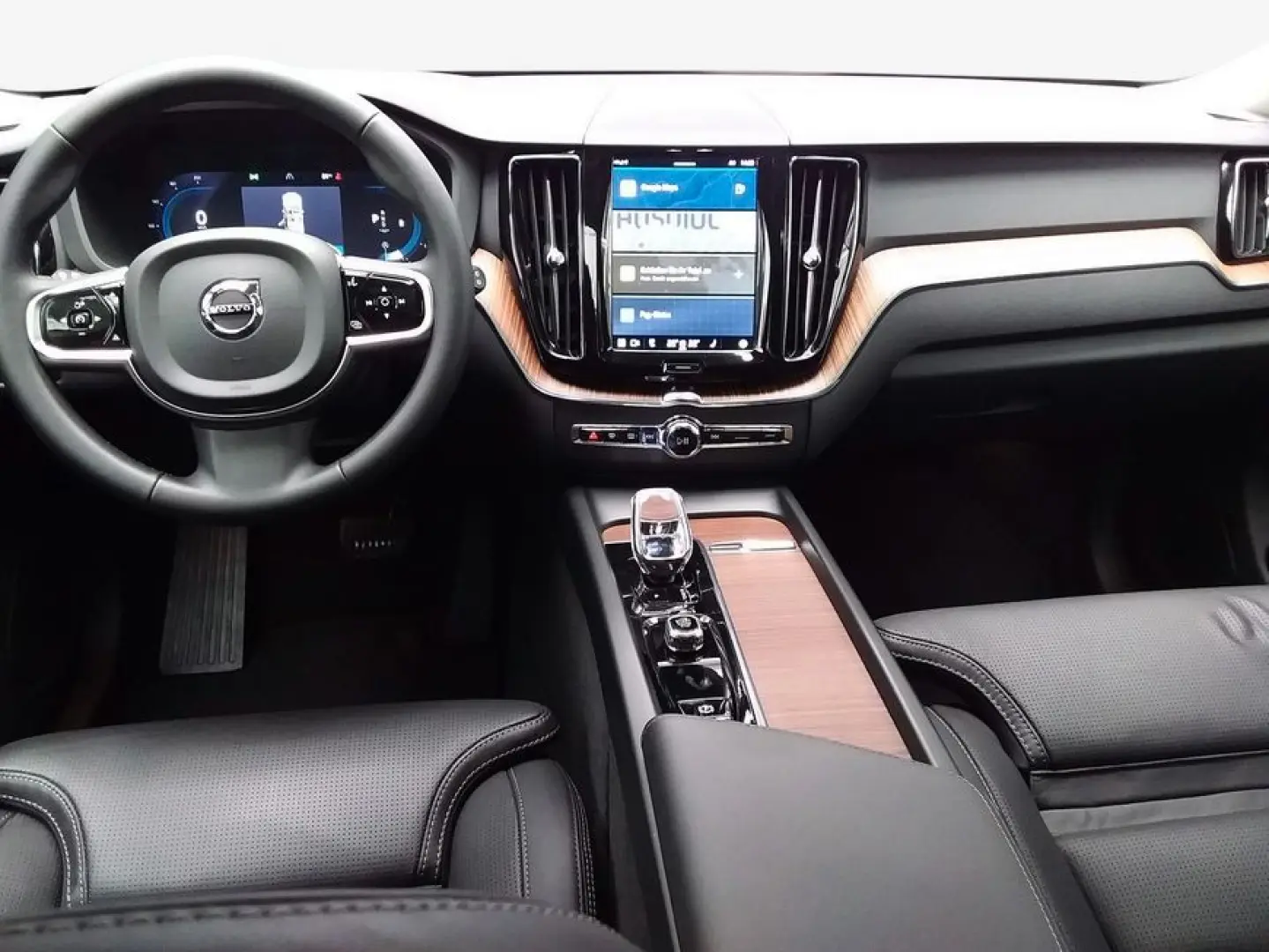 XC60 B4 D AWD Plus Dark