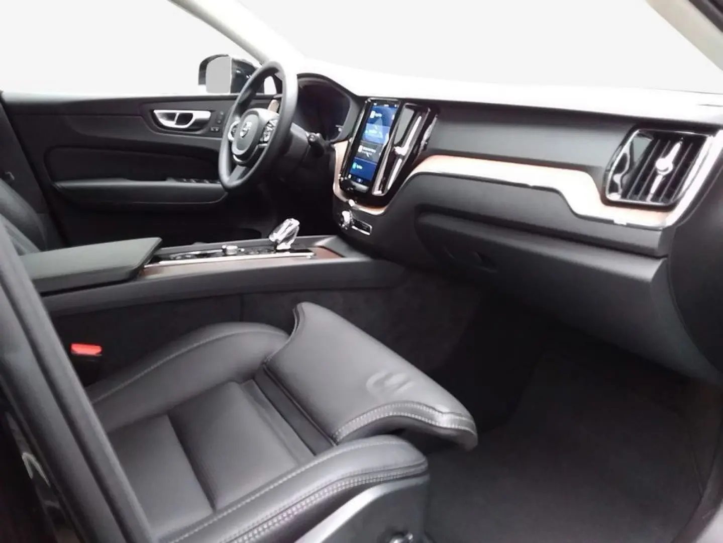 XC60 B4 D AWD Plus Dark
