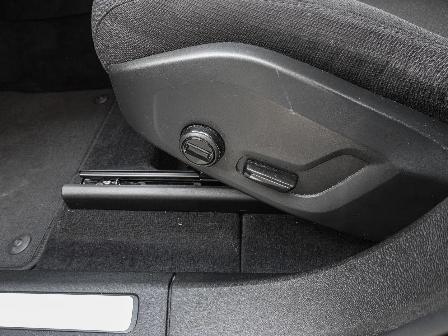 XC60 Momentum Pro 2WD B4 Diesel EU6d AHK Digital