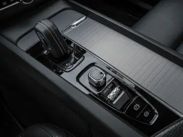 XC60 T8 Twin Engine AWD R-Design Kam HUD ACC