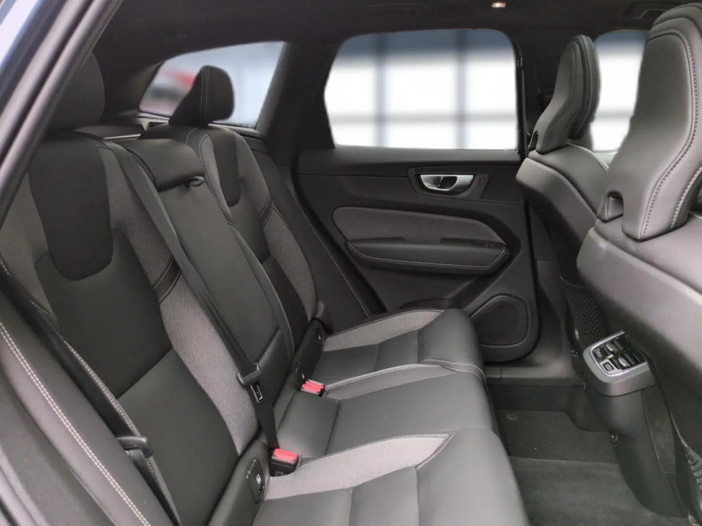 XC 60 Ultimate Dark AWD