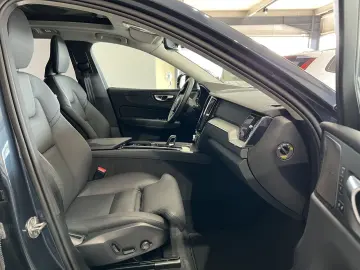 XC60 T8 Ultimate Dark Recharge AWD 21'' 360° HUD