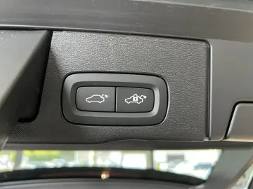 XC60 T8 Ultimate Dark Recharge AWD 21'' 360° HUD