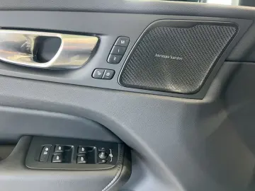 XC60 T8 Ultimate Dark Recharge AWD 21'' 360° HUD
