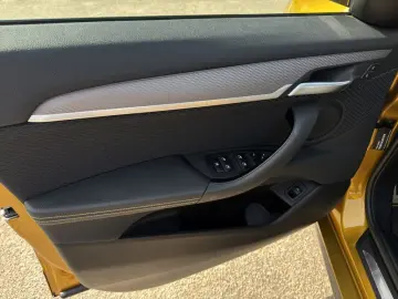 X2 sDrive18d M-SPORT LED NAVI HUD PANO 19