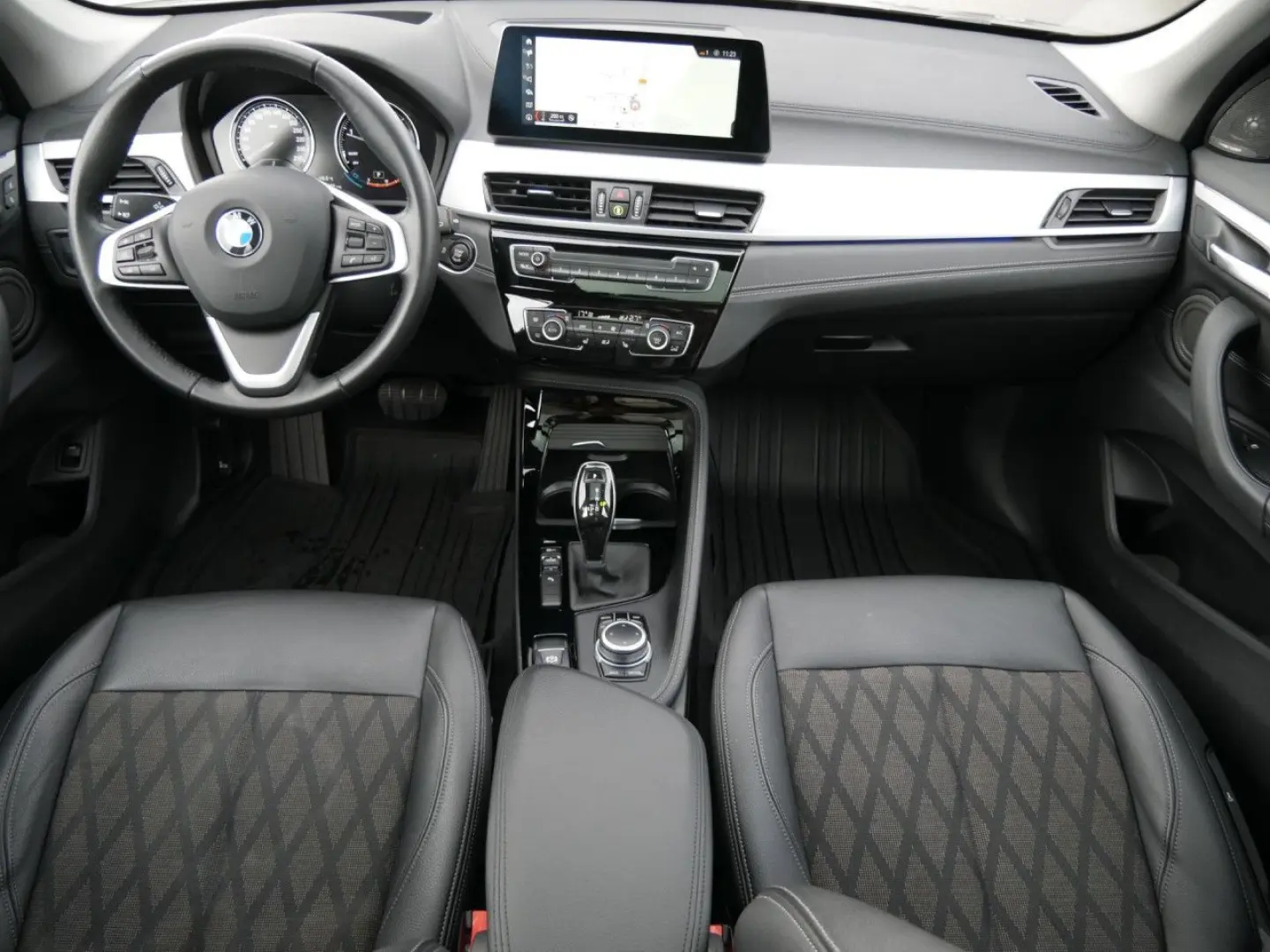 X1 s20d DrivAss+ACC HUD PanoD.Sitzh.Lordose 18