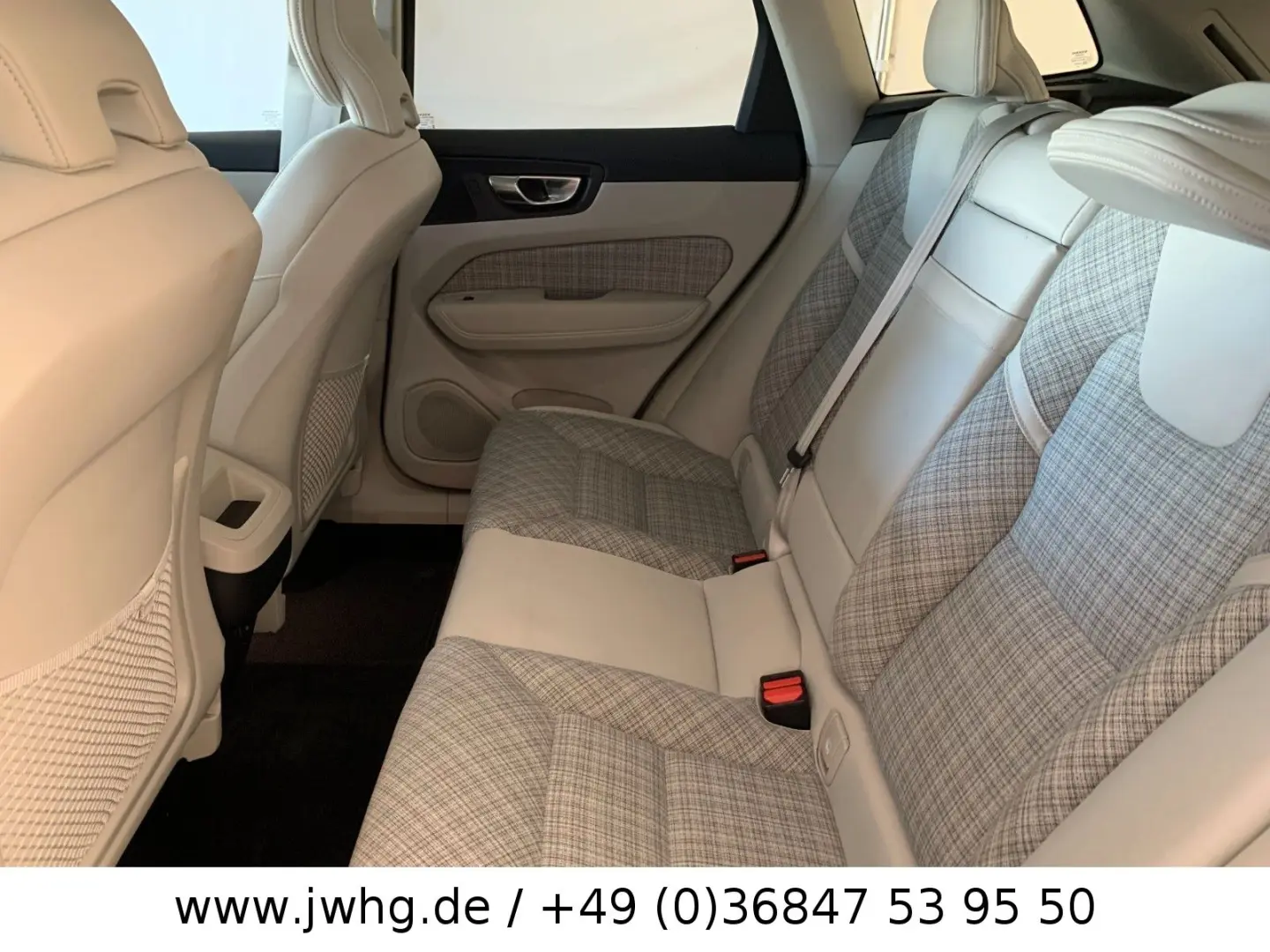 XC60 Core LED Navi 19