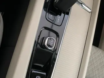 XC60 Core LED Navi 19