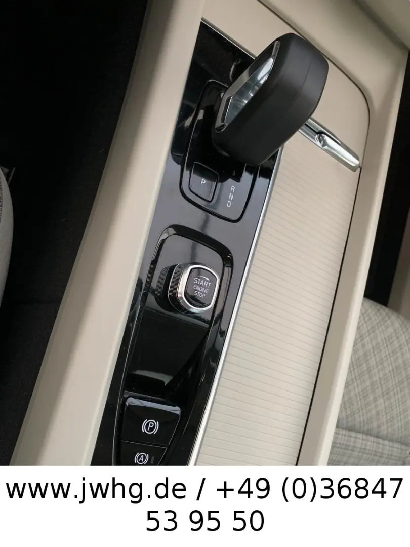 XC60 Core LED Navi 19