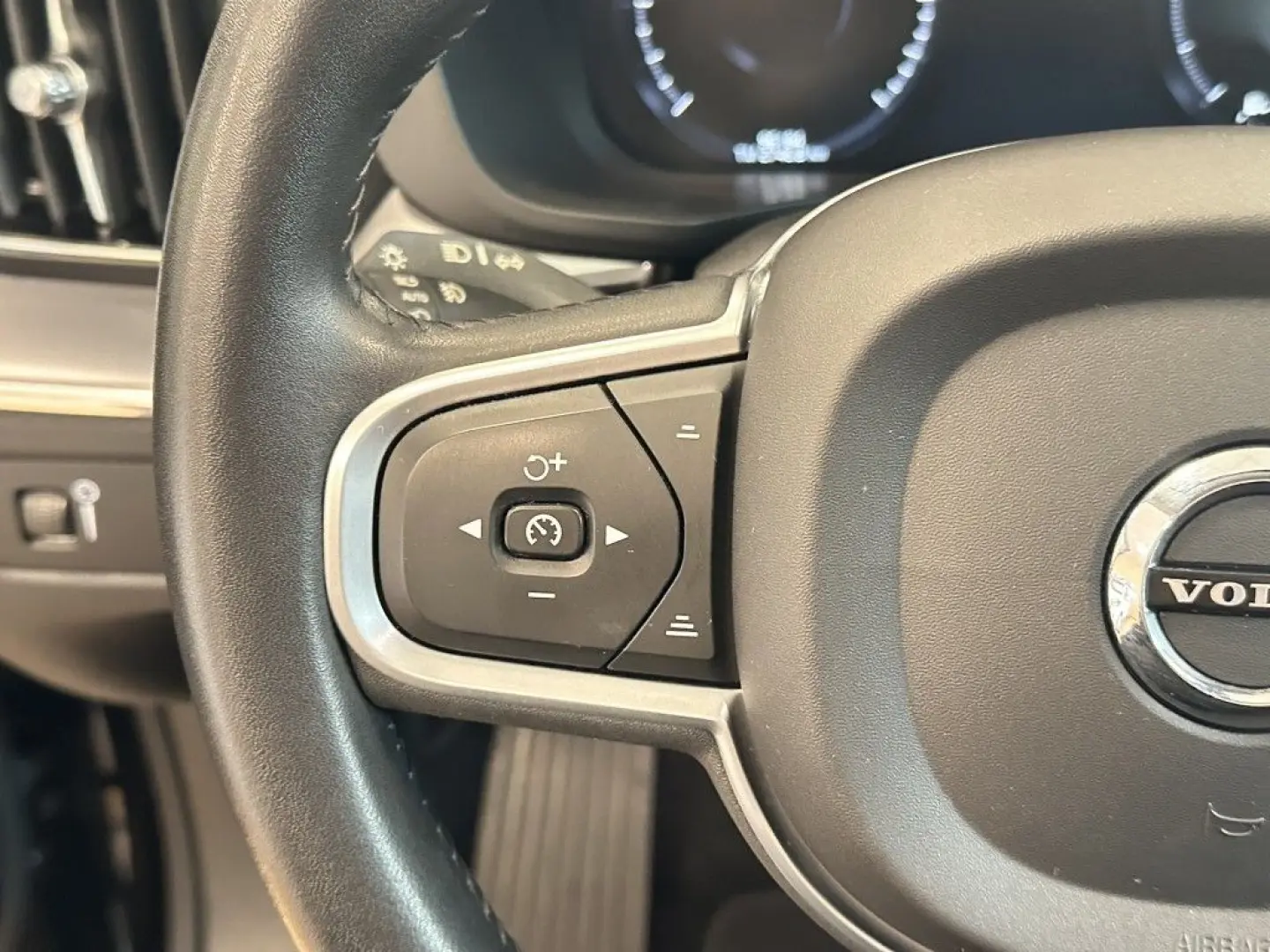 XC60 Momentum*ACC*AHK*CarPlay*Ambiente*DAB*PDC