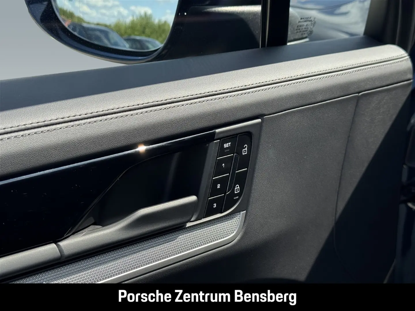 Cayenne E-Hybrid AHK Pano HUD Matrix SurroundVie