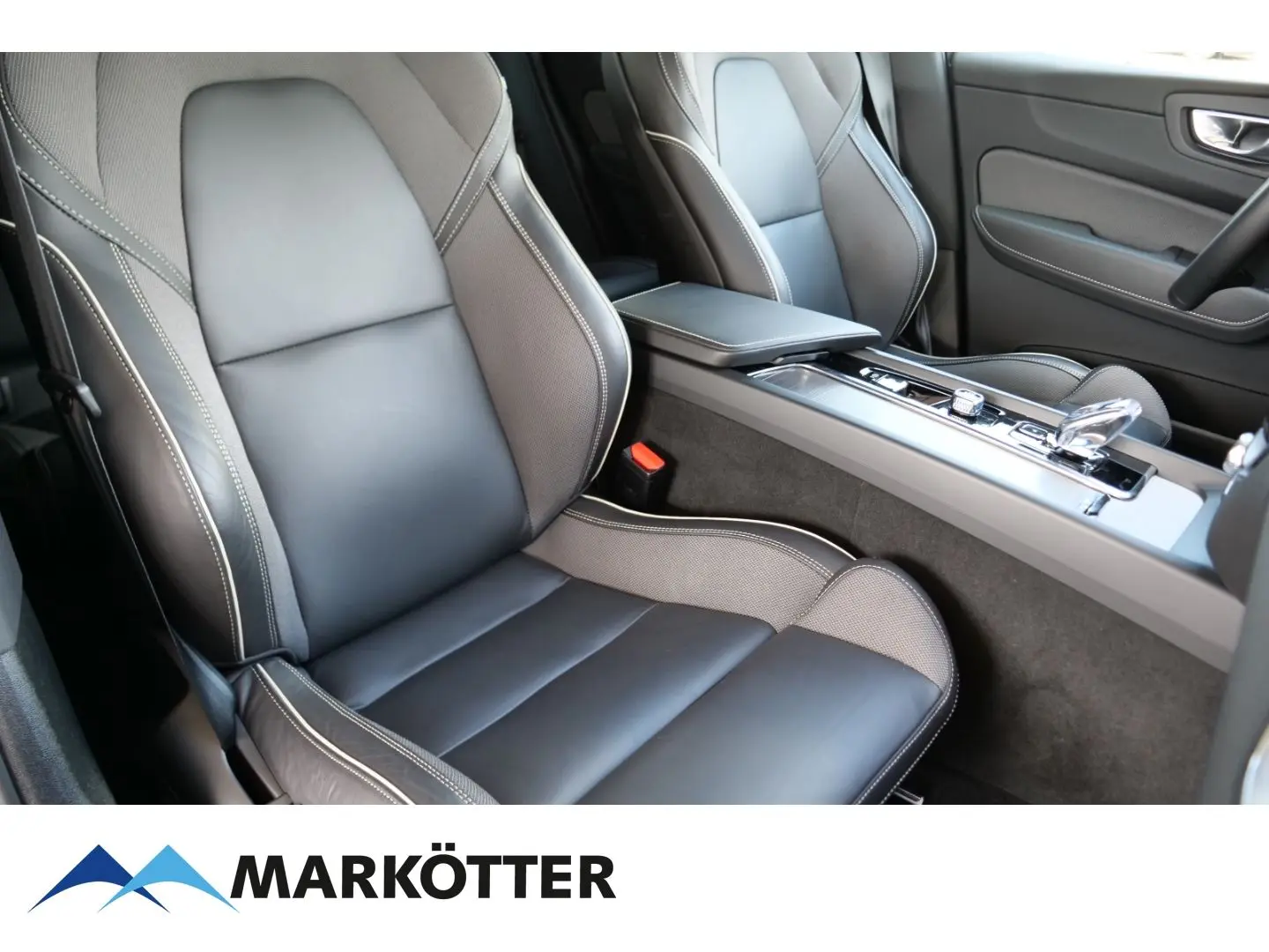 XC60 T8 Recharge AWD Plus Dark STHZ/PANO/360CAM