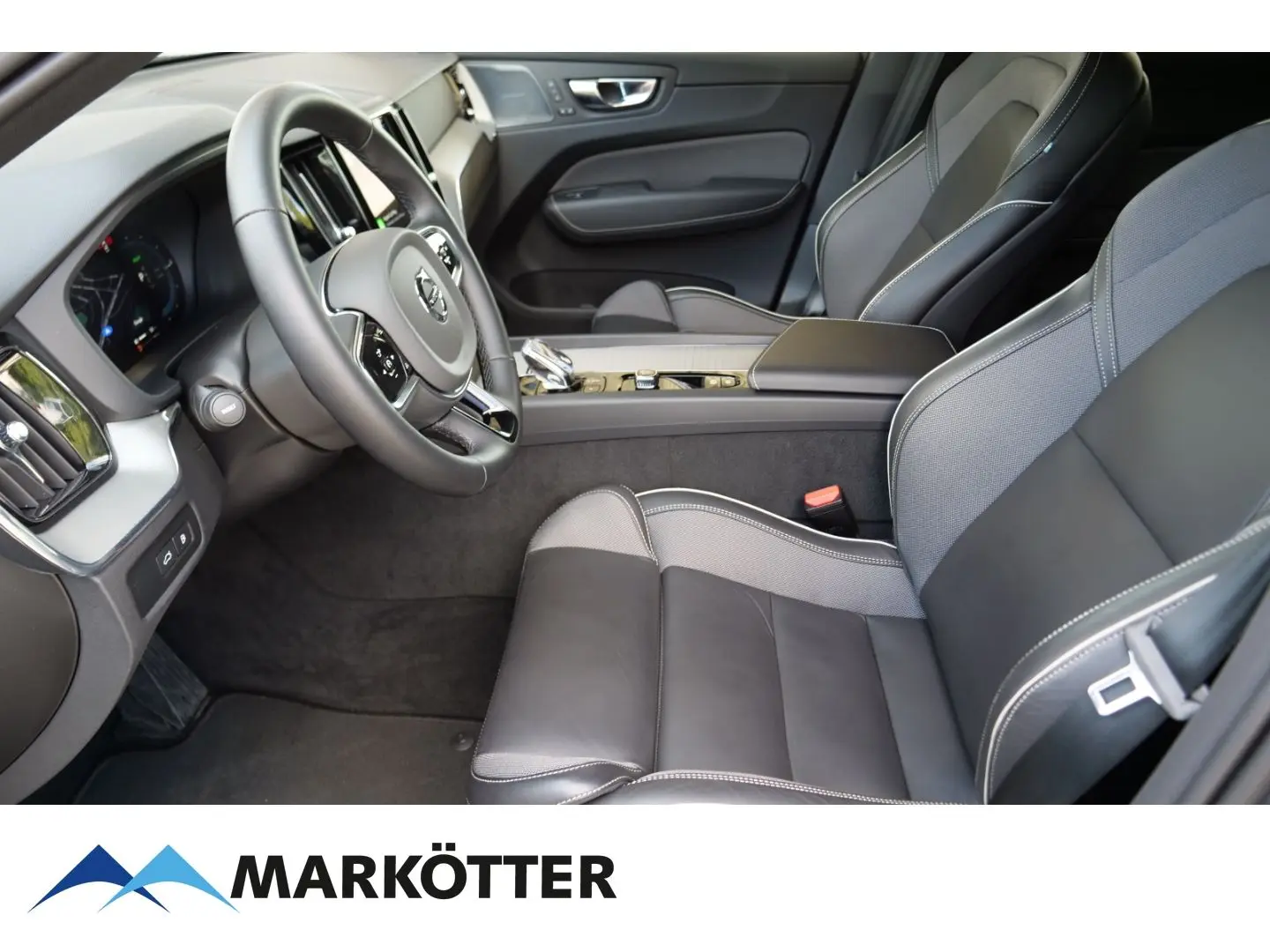 XC60 T8 Recharge AWD Plus Dark STHZ/PANO/360CAM