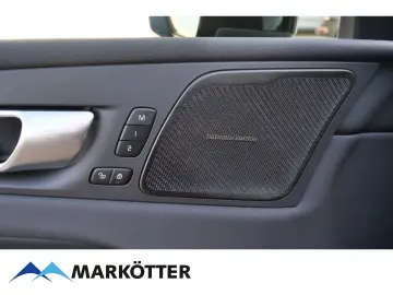 XC60 T8 Recharge AWD R-Design STHZ/CAM/ACC/BLIS