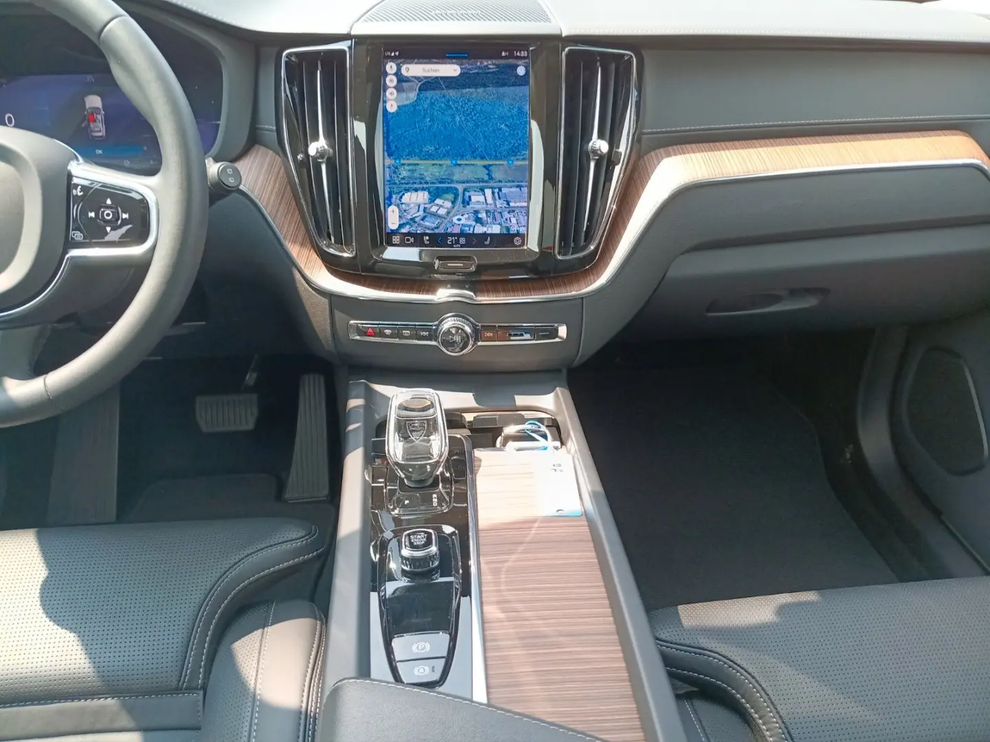 XC60 T8 AWD Ultimate Dark  360°/AHK/Massagesitze