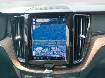 XC60 T8 AWD Ultimate Dark  360°/AHK/Massagesitze