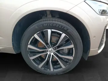 XC60 T8 AWD Ultimate Dark  360°/AHK/Massagesitze