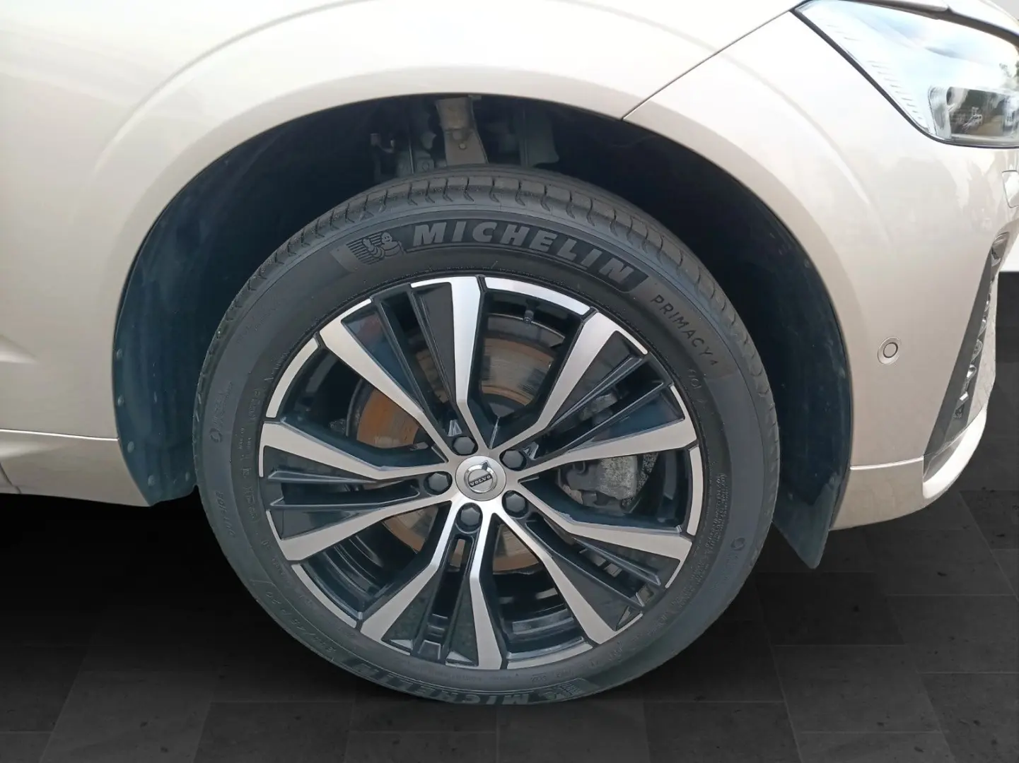 XC60 T8 AWD Ultimate Dark  360°/AHK/Massagesitze