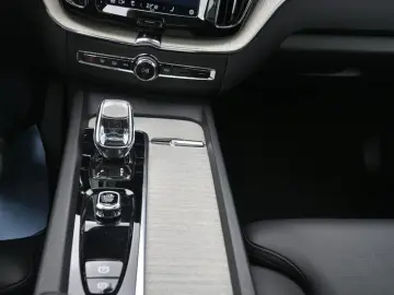 XC60 T8 Inscription PHEV AWD*H&K*STHZG*PANO*