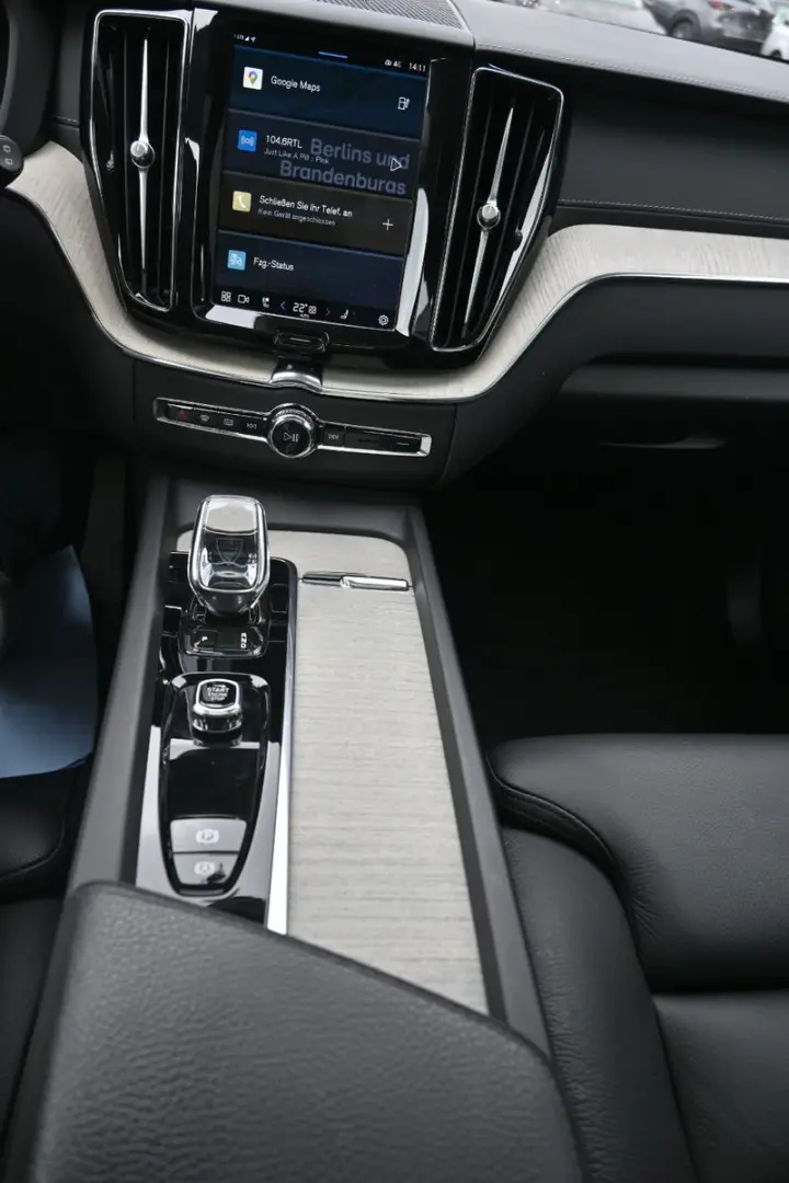 XC60 T8 Inscription PHEV AWD*H&K*STHZG*PANO*