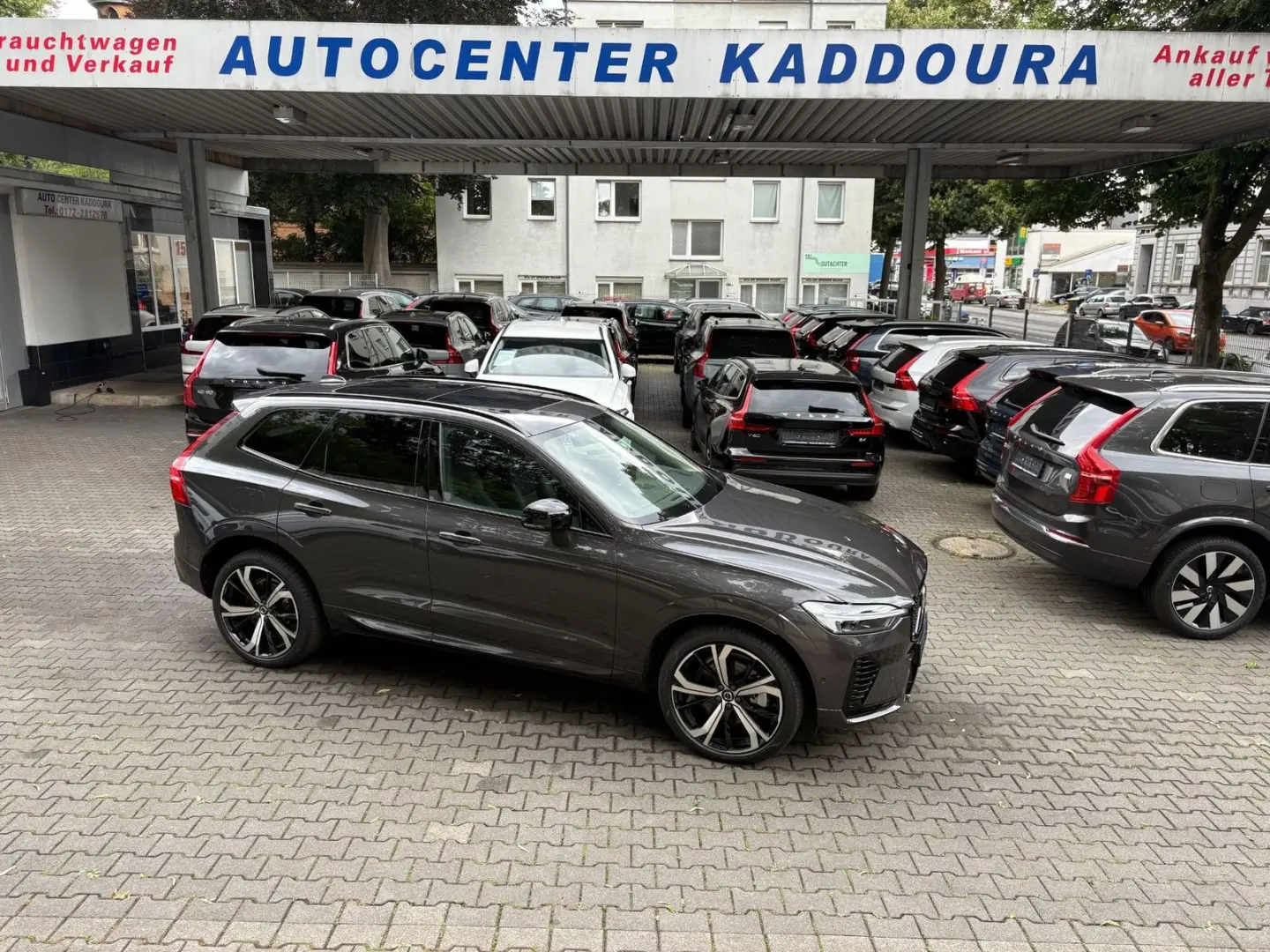 XC60 T8 Plus Dark AHK 360° H&K PANO 21