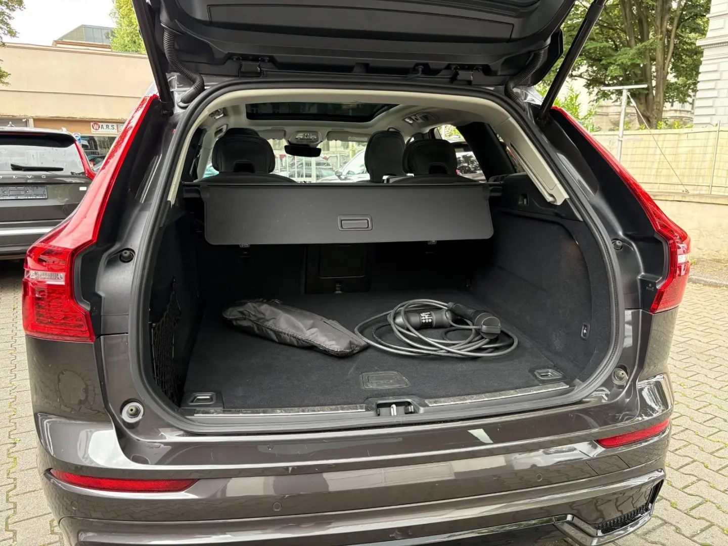 XC60 T8 Plus Dark AHK 360° H&K PANO 21