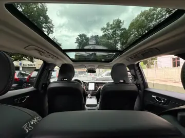 XC60 T8 Plus Dark AHK 360° H&K PANO 21