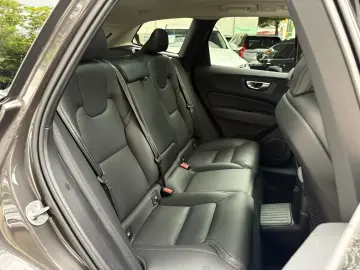 XC60 T8 Plus Dark AHK 360° H&K PANO 21