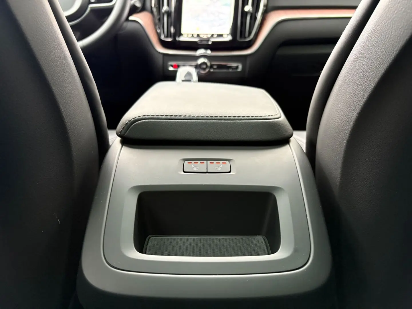 XC60 T8 Plus Dark AHK 360° H&K PANO 21