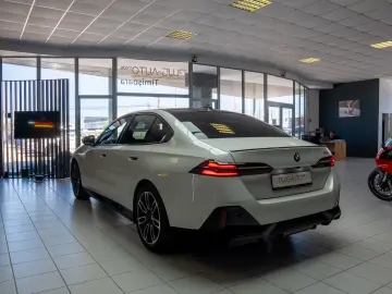 BMW 520I
