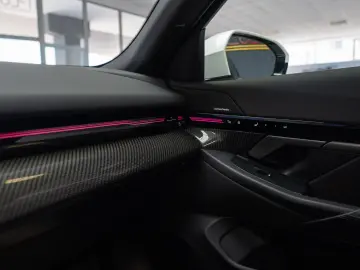 BMW 520I