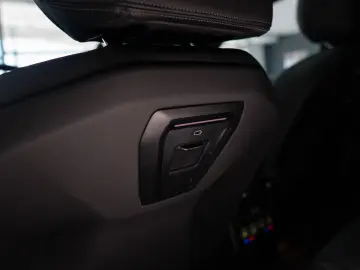 BMW 520I