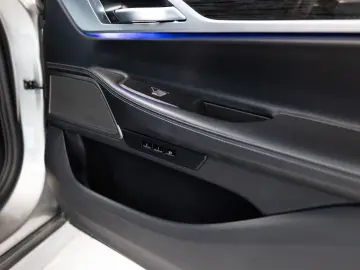 740Li xDrive M Paket Ceramik S.Close Panorama