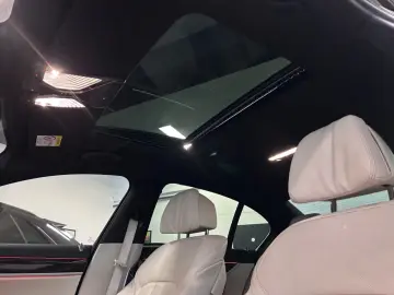 BMW 730 d xDrive Schiebedach Massage
