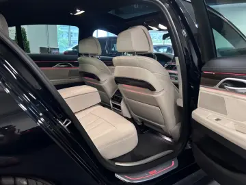 BMW 730 d xDrive Schiebedach Massage