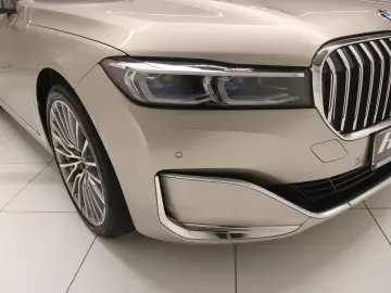 BMW 745 e Limousine Gestiksteuerung