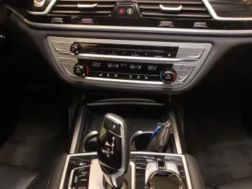 BMW 745 e Limousine Gestiksteuerung