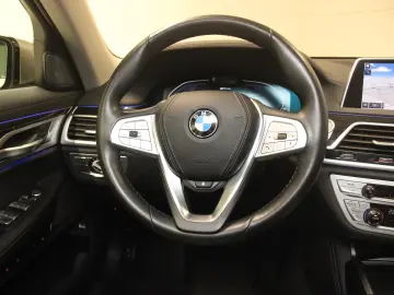 BMW 745 e Limousine Gestiksteuerung