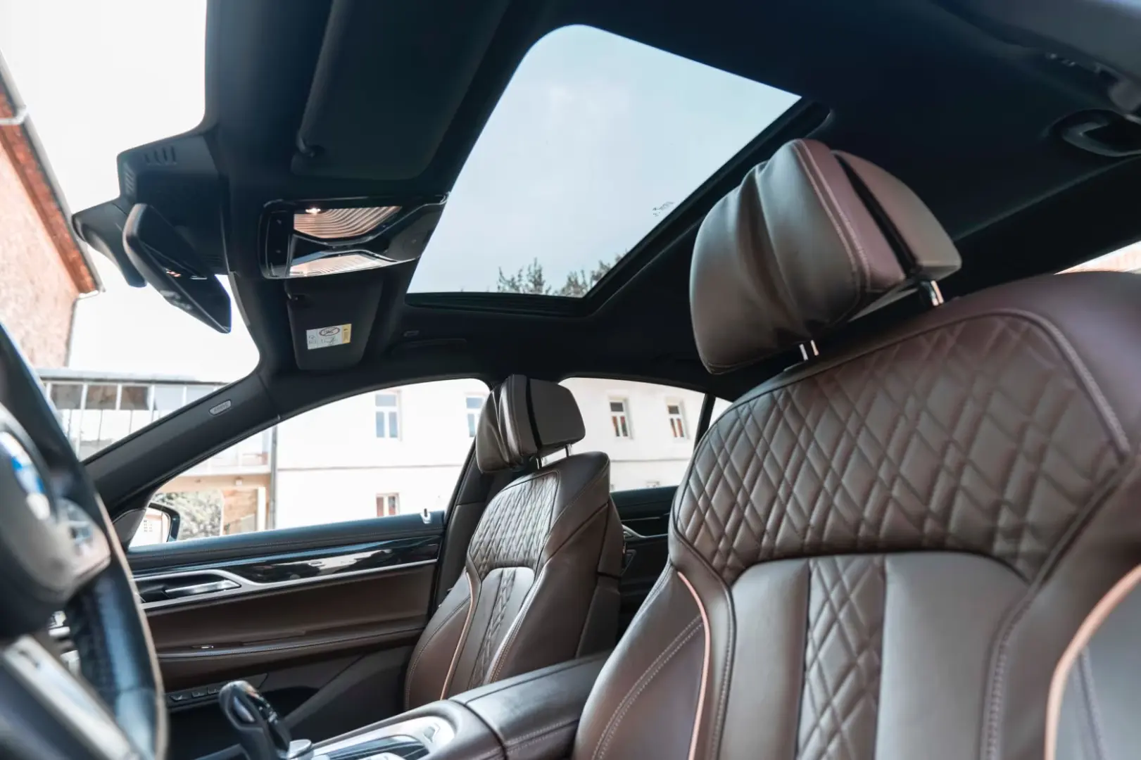 BMW 745 e M SPORT H&K LASER MASSAGE
