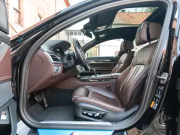 BMW 745 e M SPORT H&K LASER MASSAGE