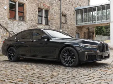 BMW 745 e M SPORT H&K LASER MASSAGE