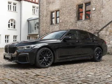 BMW 745 e M SPORT H&K LASER MASSAGE