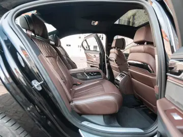 BMW 745 e M SPORT H&K LASER MASSAGE