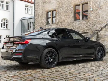 BMW 745 e M SPORT H&K LASER MASSAGE