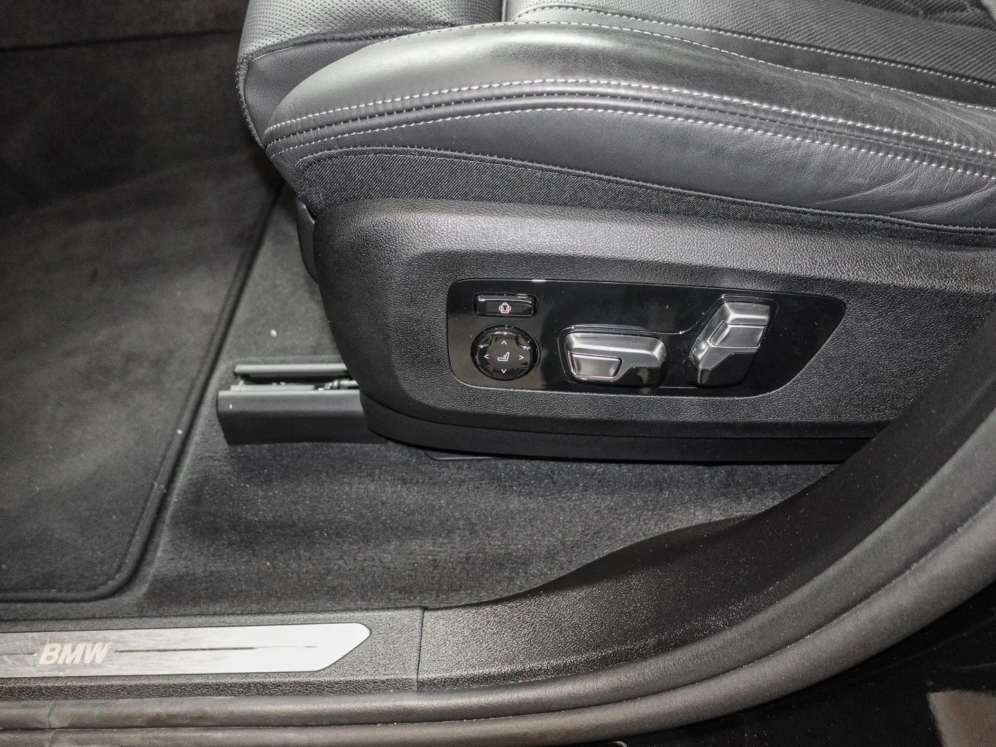 X5 xDrive50e 8 Fach DA+PA+Massage H/K Aktive Sit